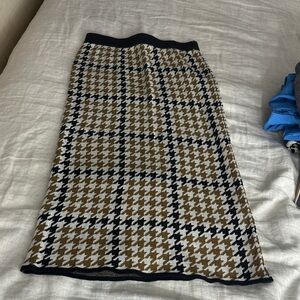 Who What Wear Houndstooth Pencil Skirt in Black and Brown